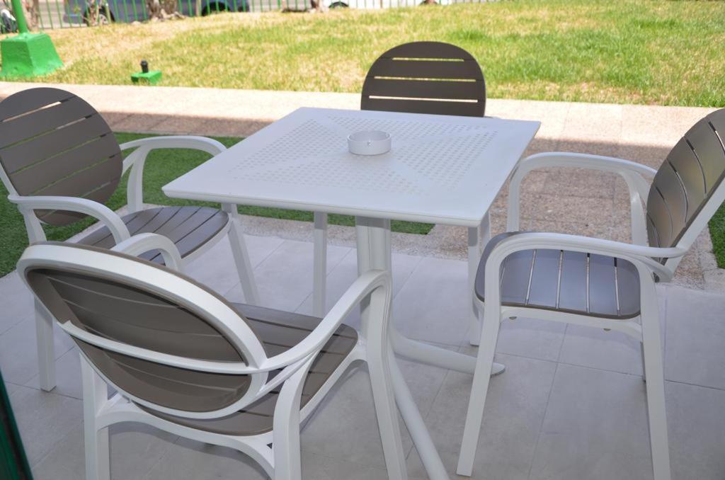 بلايا ديل إنغلز Apartamentos Walhalla المظهر الخارجي الصورة